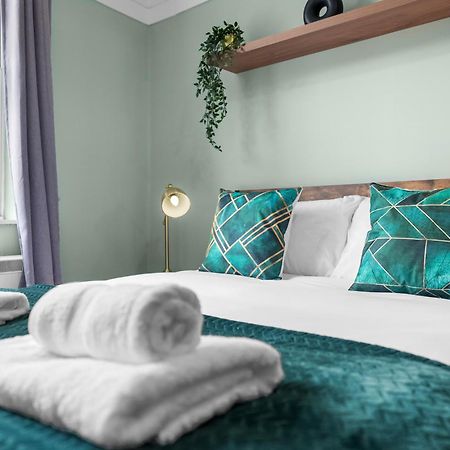 Chic 2 Bedroom Apartment Near Liverpool Street By Gold Stays Londres Exterior foto